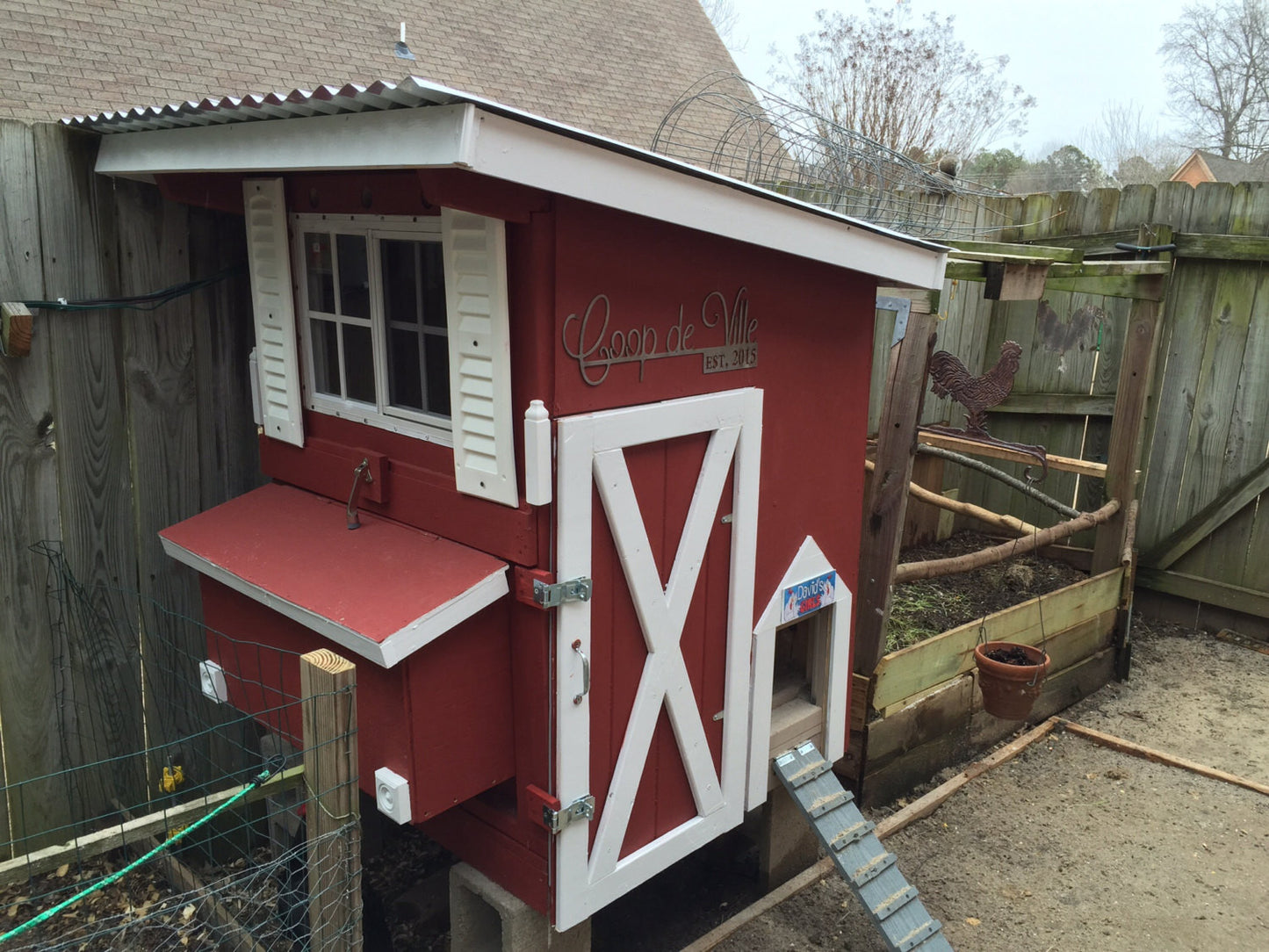 20" Coop de Ville with Established Year