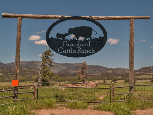 Circle Large Entrance/Gate Farm Sign with Cow and Calf